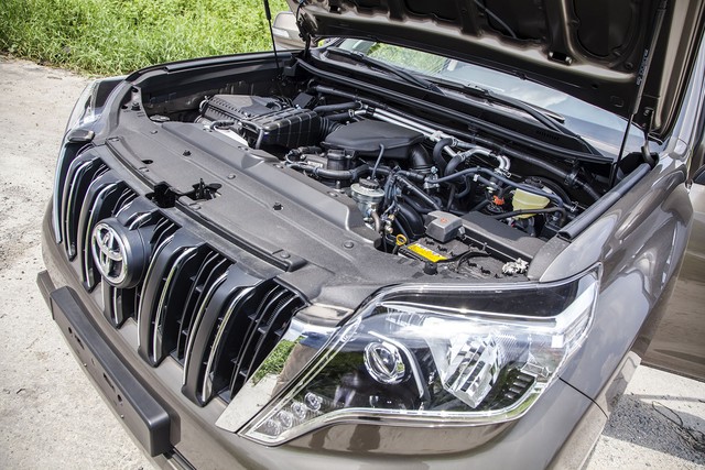 Toyota Land Cruiser Prado 2015 sản xuất tại Nhật về Việt Nam, giá gần 2,2 tỷ đồng